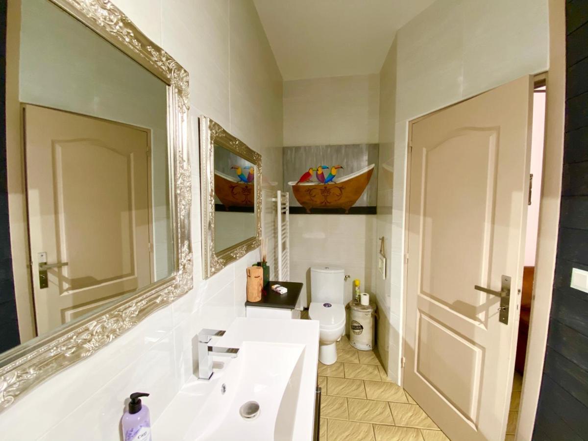 O Clair De Lune Au Coeur De Sarlat - Chambres Climatisees - Parking Prive - Piscine Chauffee - Spa Et Massages מראה חיצוני תמונה