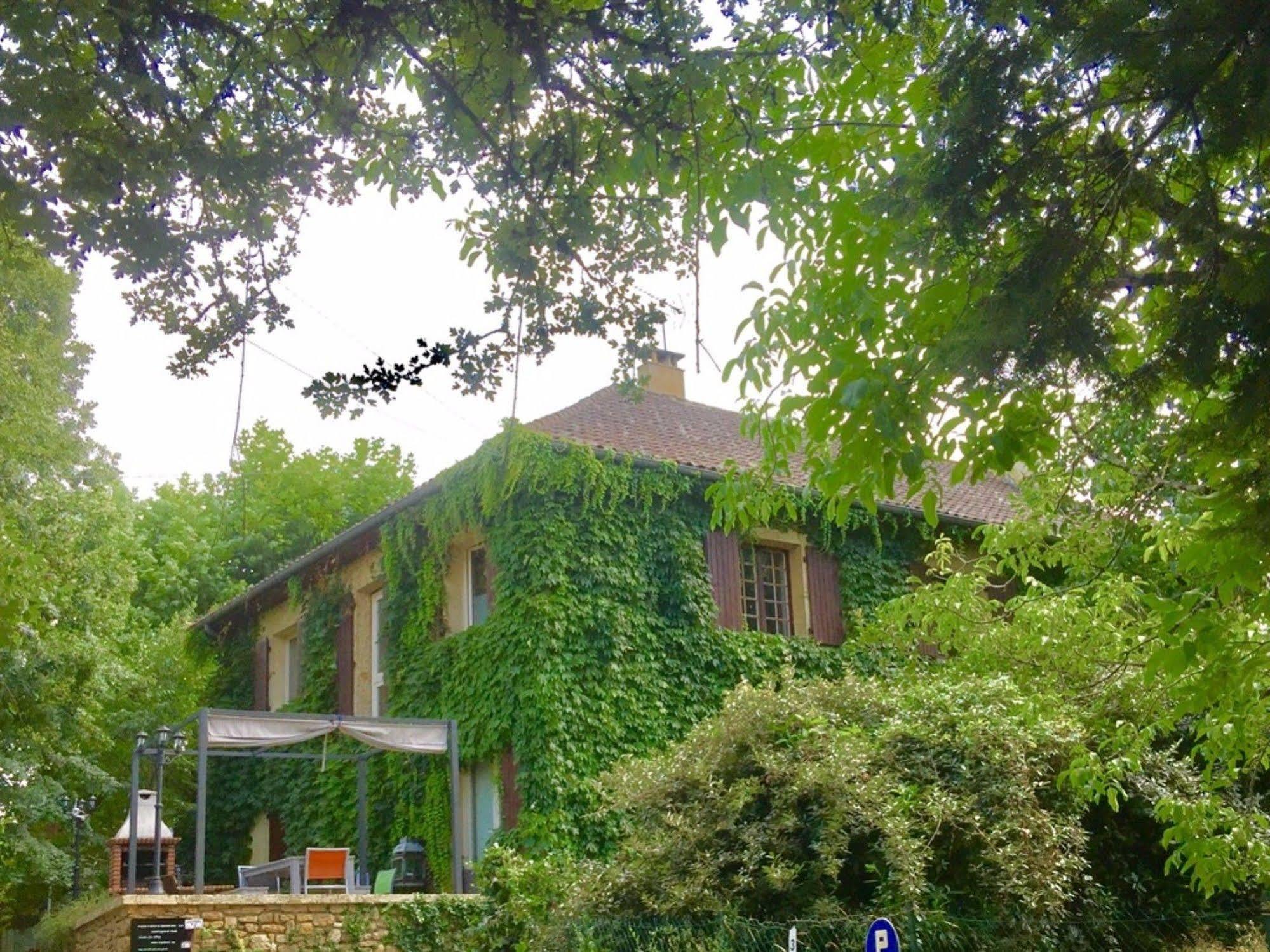 O Clair De Lune Au Coeur De Sarlat - Chambres Climatisees - Parking Prive - Piscine Chauffee - Spa Et Massages מראה חיצוני תמונה