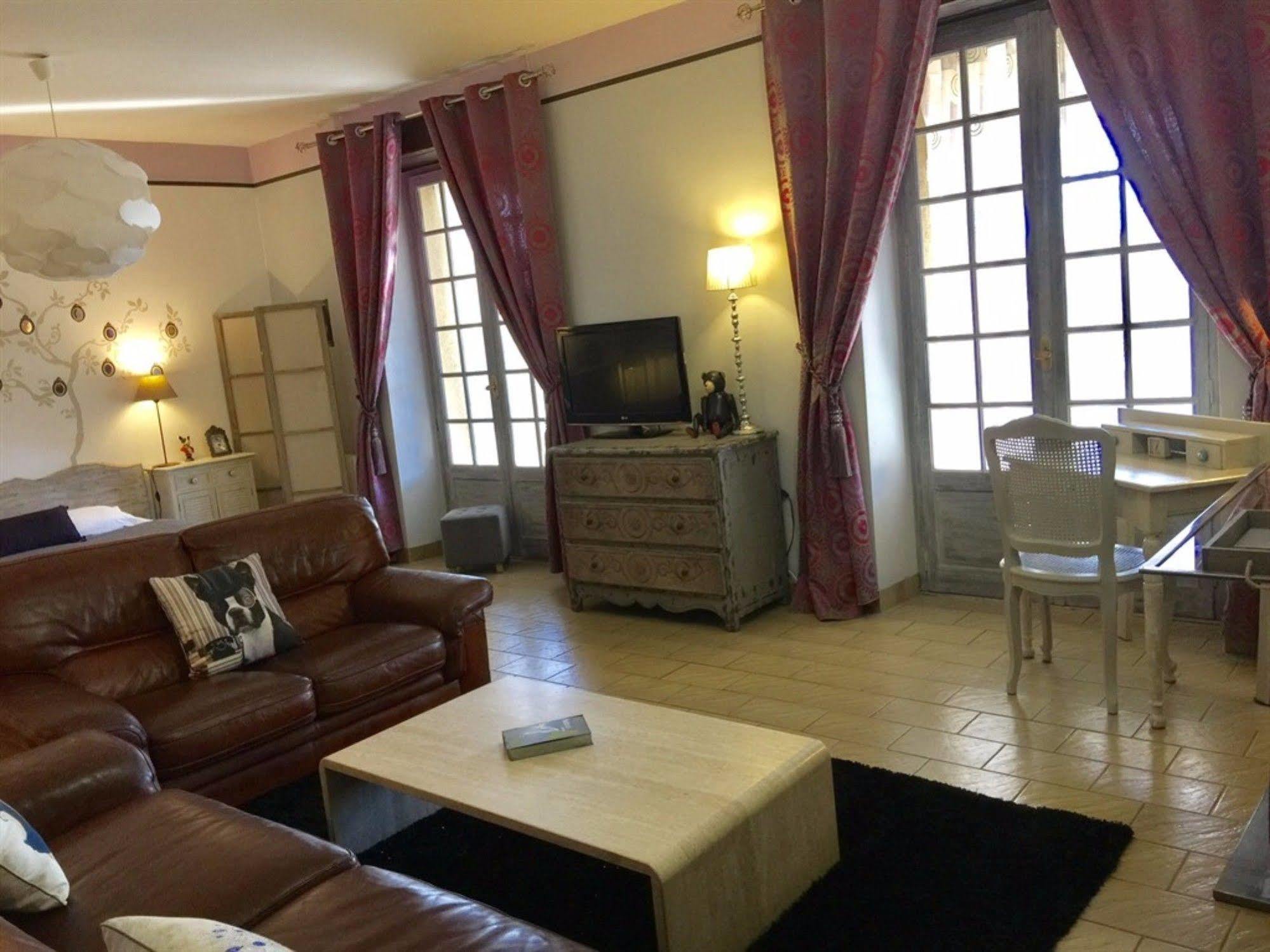 O Clair De Lune Au Coeur De Sarlat - Chambres Climatisees - Parking Prive - Piscine Chauffee - Spa Et Massages מראה חיצוני תמונה