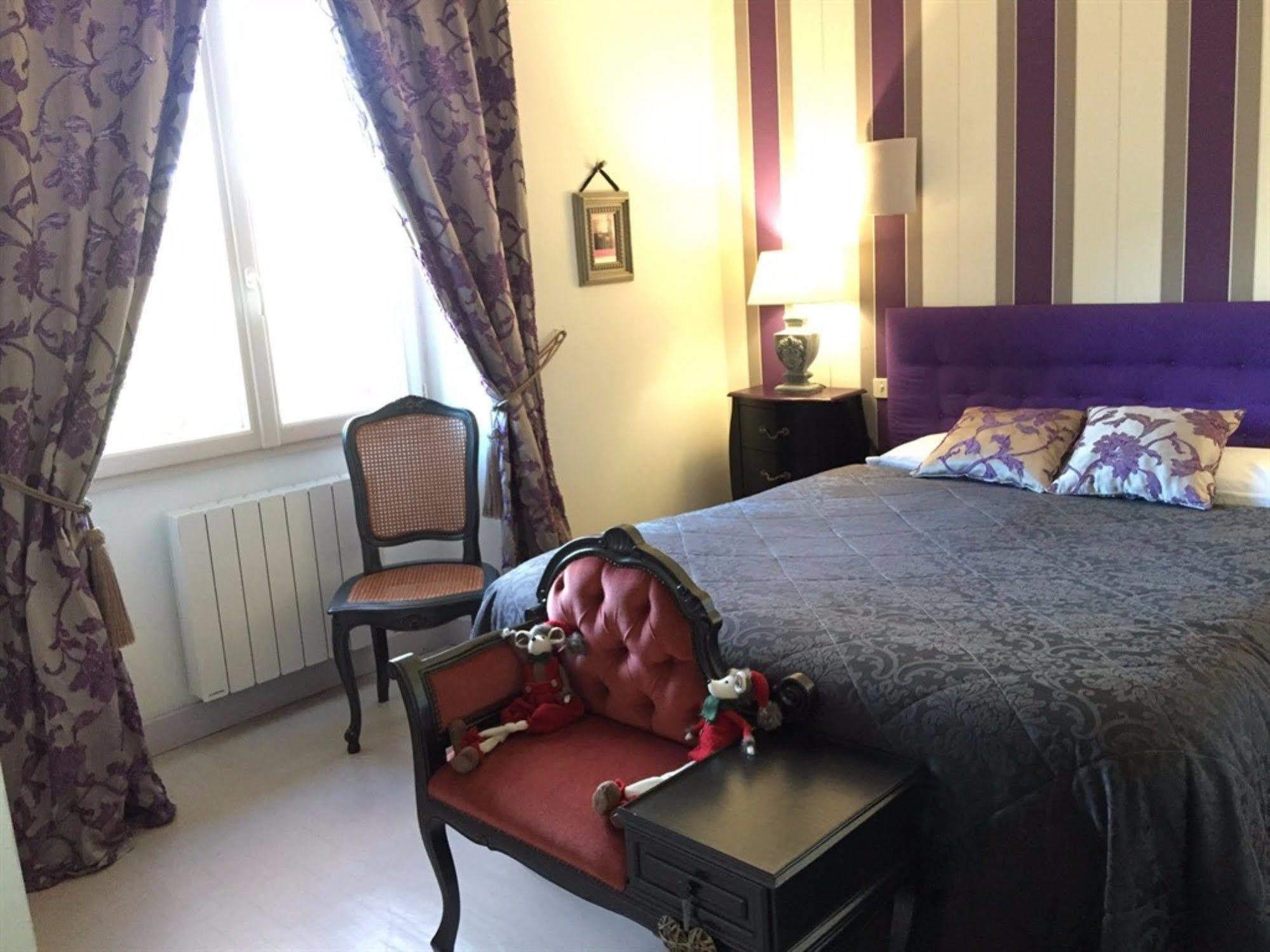 O Clair De Lune Au Coeur De Sarlat - Chambres Climatisees - Parking Prive - Piscine Chauffee - Spa Et Massages מראה חיצוני תמונה